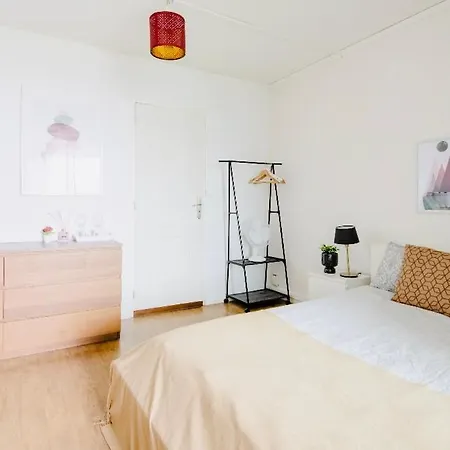 Séjour chez l'habitant Privée Avec Grande Terrasse Au Centre